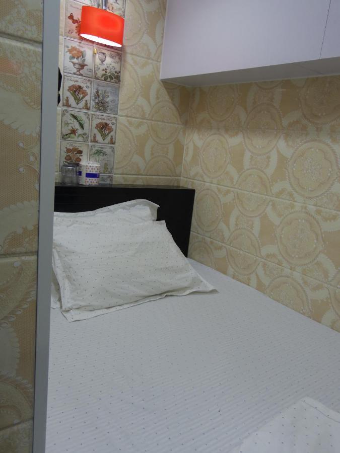 Dutch Hostel Гонконг Экстерьер фото